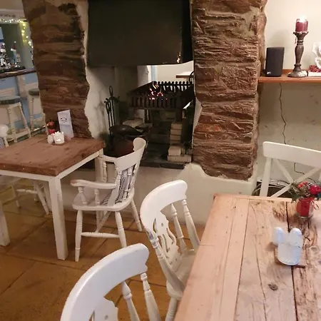 Bed & Breakfast Halfway House
