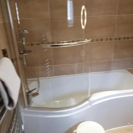 Halfway House Bed & Breakfast 3*