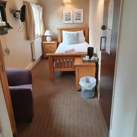 Halfway House 3* Kingsand